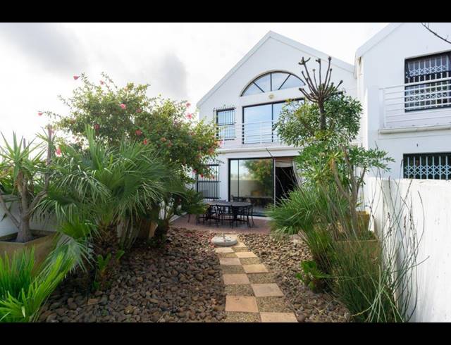 2 BEDROOM TOWNHOUSE FOR SALE IN LAGOON BEACH